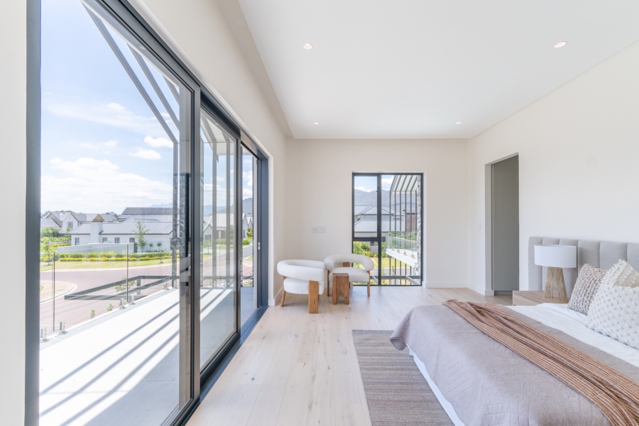 To Let 4 Bedroom Property for Rent in Val De Vie Estate Western Cape